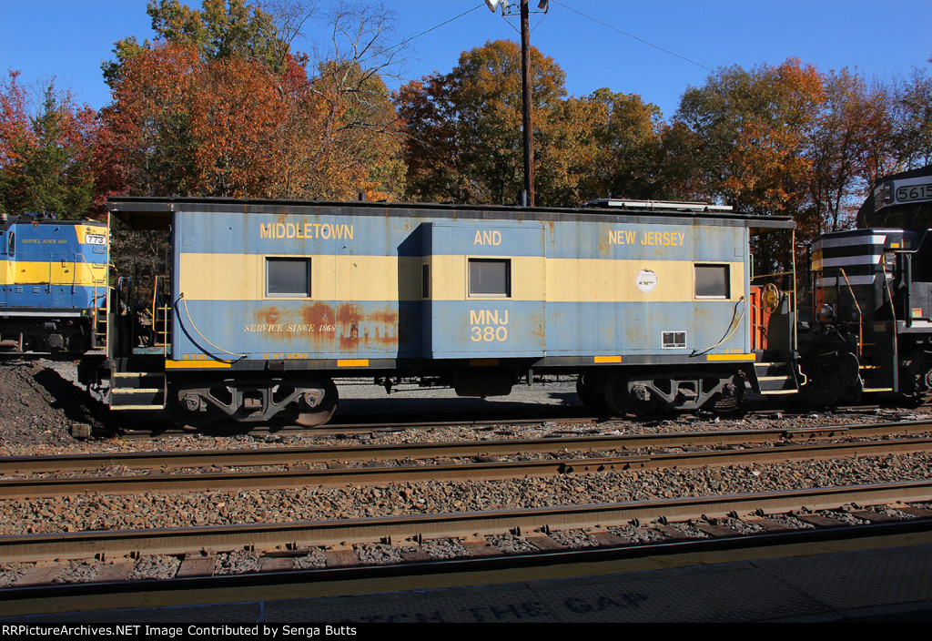 MNJ 380